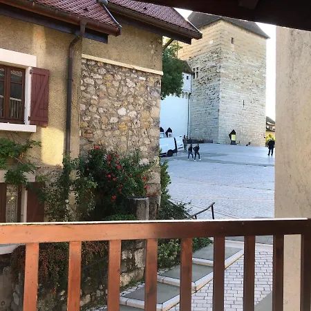 Apartment Dans La Vieille Ville, En Face Du Chateau